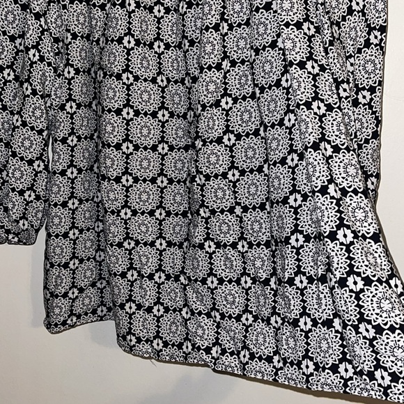 🌹CHELSEAEA & THEODORE BLOUSE - Picture 3 of 7